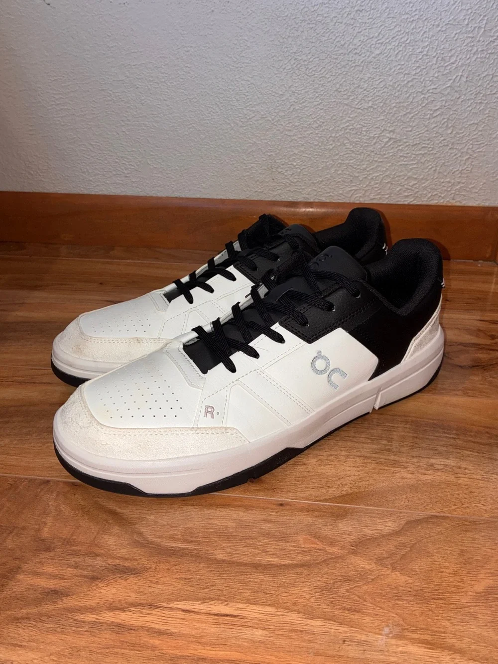 On Cloud Men’s The Roger Clubhouse Athletic Sneaker Shoes, white/black - size 12